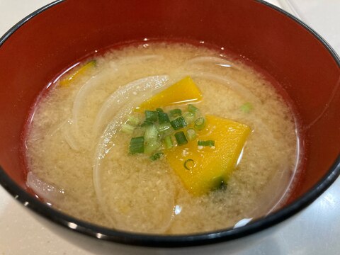 かぼちゃと玉ねぎのお味噌汁